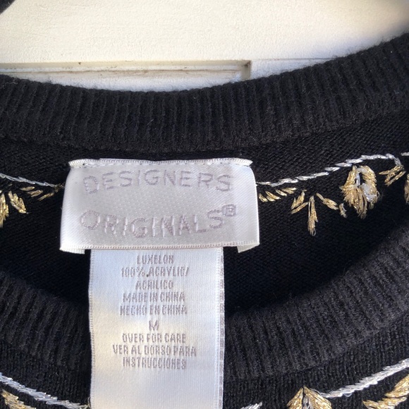 Black top M with gold decor - Picture 2 of 4